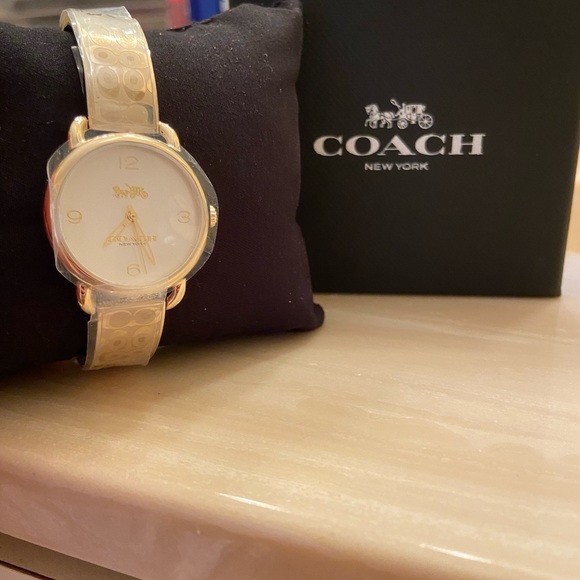 Coach watch - Picture 1 of 11